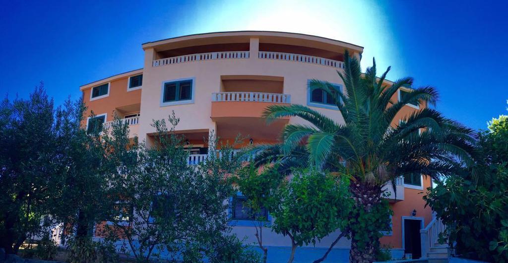 Villa Marija Марина Экстерьер фото